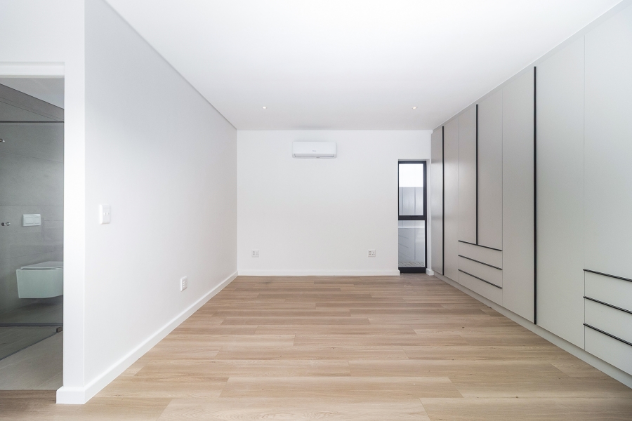 5 Bedroom Property for Sale in Mount Royal Golf Estate Western Cape